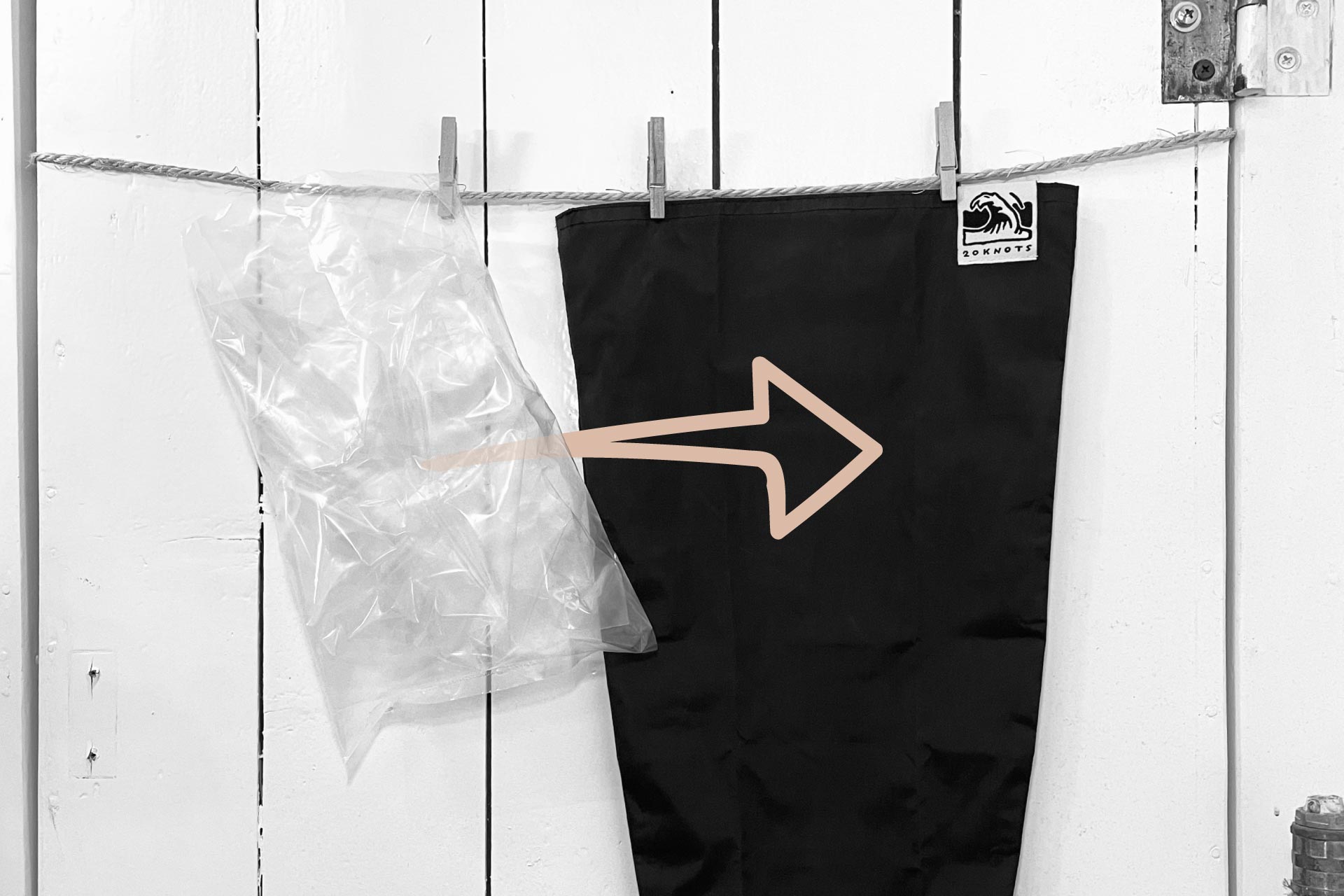 Vergleich Plastiktuete mit Twenty Knots surf lube